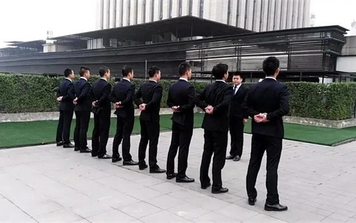 广州揭秘：如何选择靠谱的收债公司？老司机给你支招
